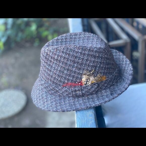 Vintage Dobbs Fifth Avenue Women’s Sabre Felt Fedora Hat W/Feather Sz L - Picture 7 of 8